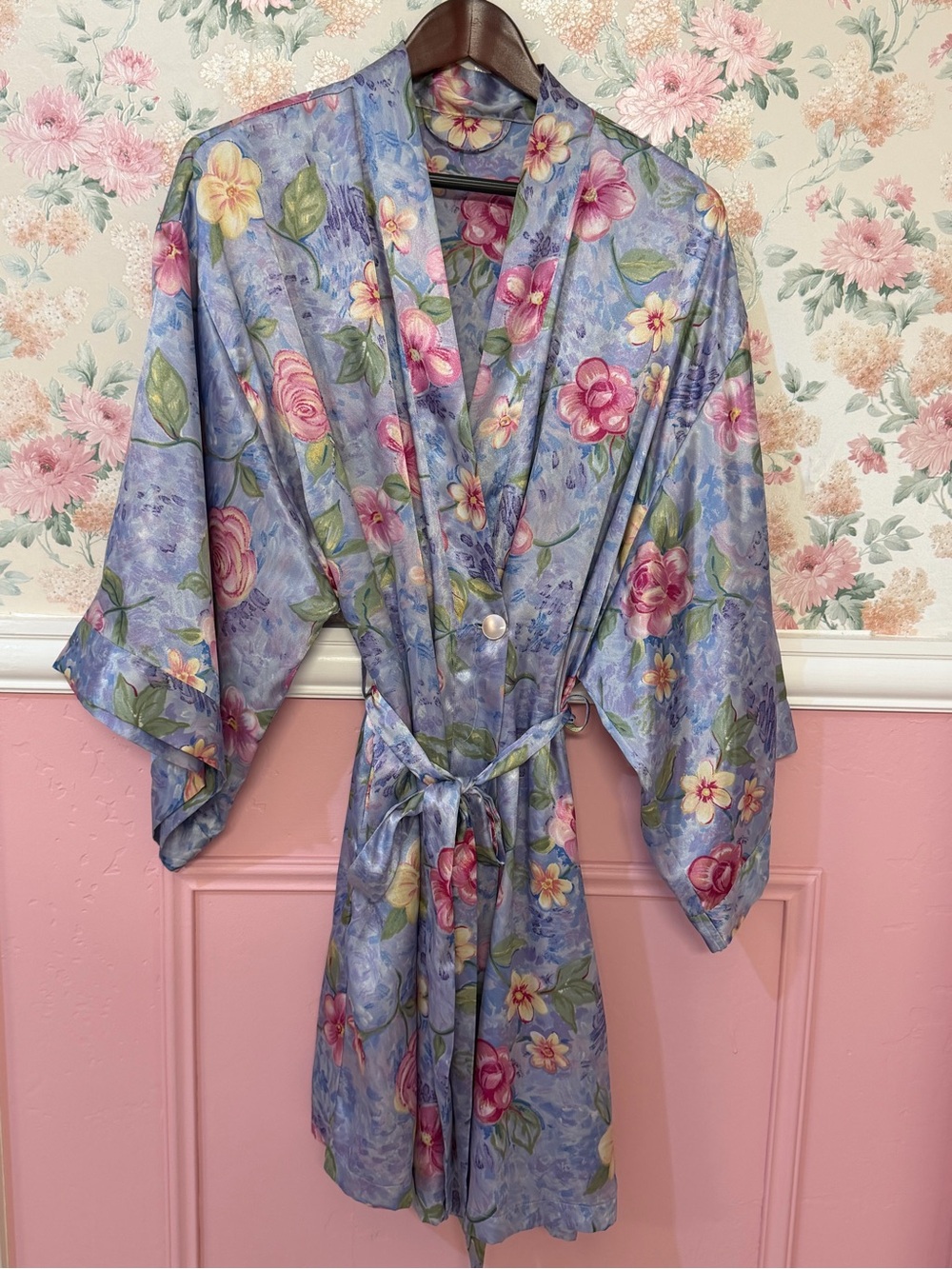 American Vintage Floral Satin Kimono Robe in Lavender and Pink